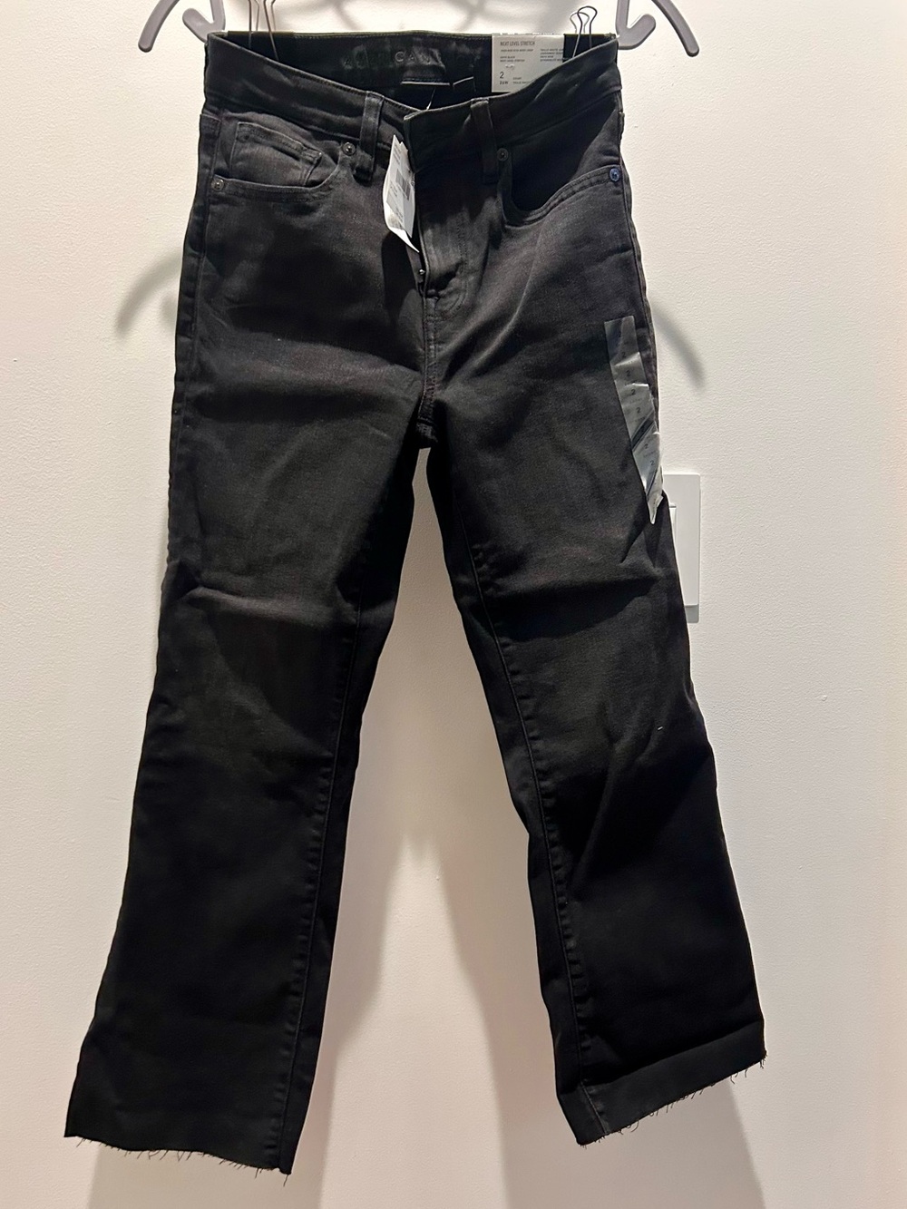 NWT AE Next Level High-Waisted Kick Bootcut Crop Jean size 2 short